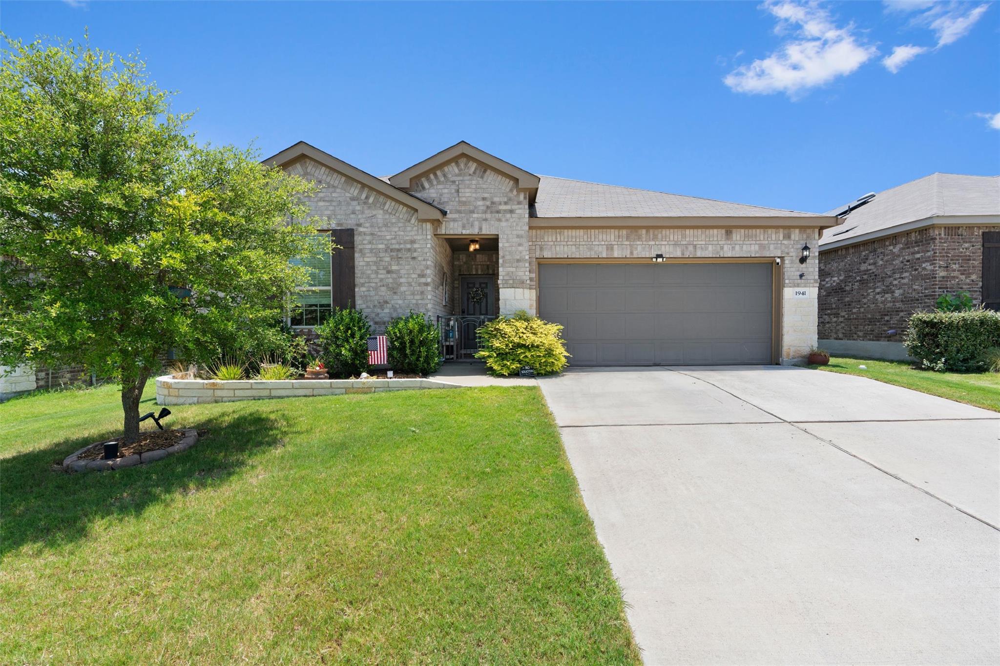 1941  T H Johnson Dr, Taylor, TX 76574 — photo 1