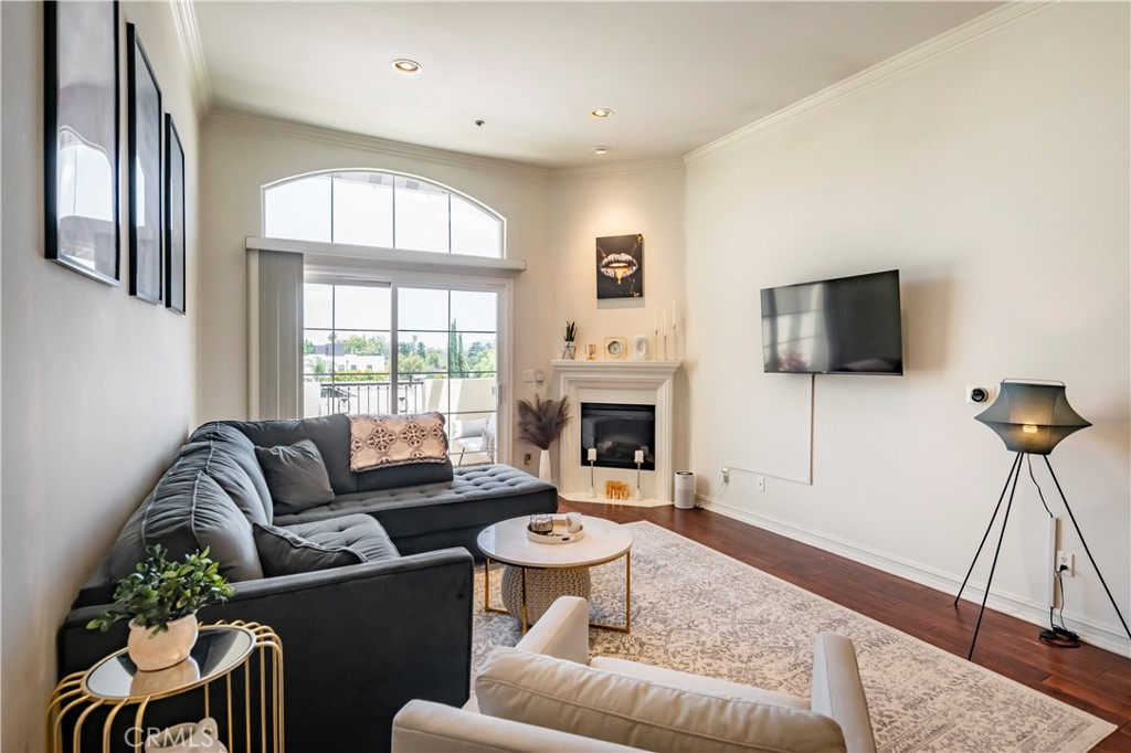 14242 Burbank 307, Sherman Oaks, CA 91401 — photo 1