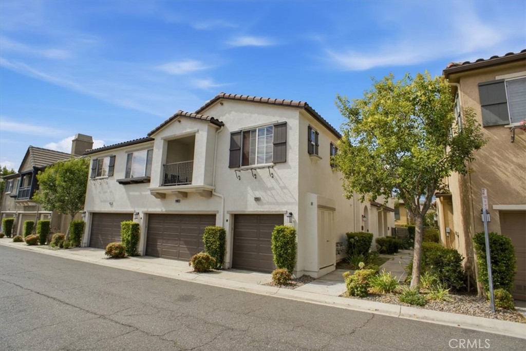 28403 Casselman, Saugus, CA 91350 — photo 1