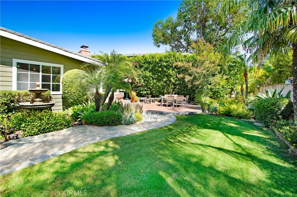 5062 Avenida Hacienda, Tarzana, CA 91356 — photo 1