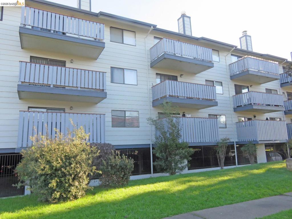 325 Valle Vista Ave 117, Hayward, CA 94544 — photo 1