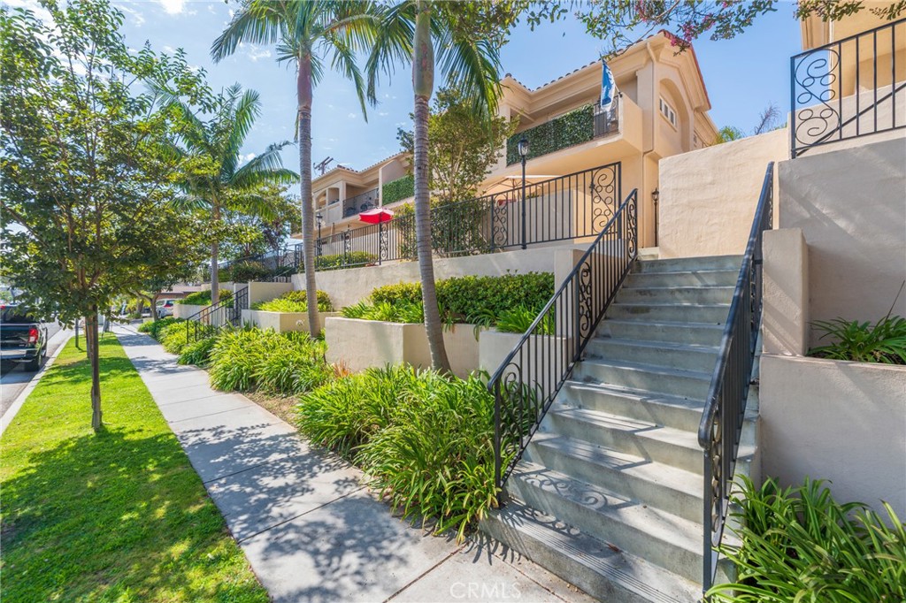 2106 Washington, Torrance, CA 90501 — photo 1