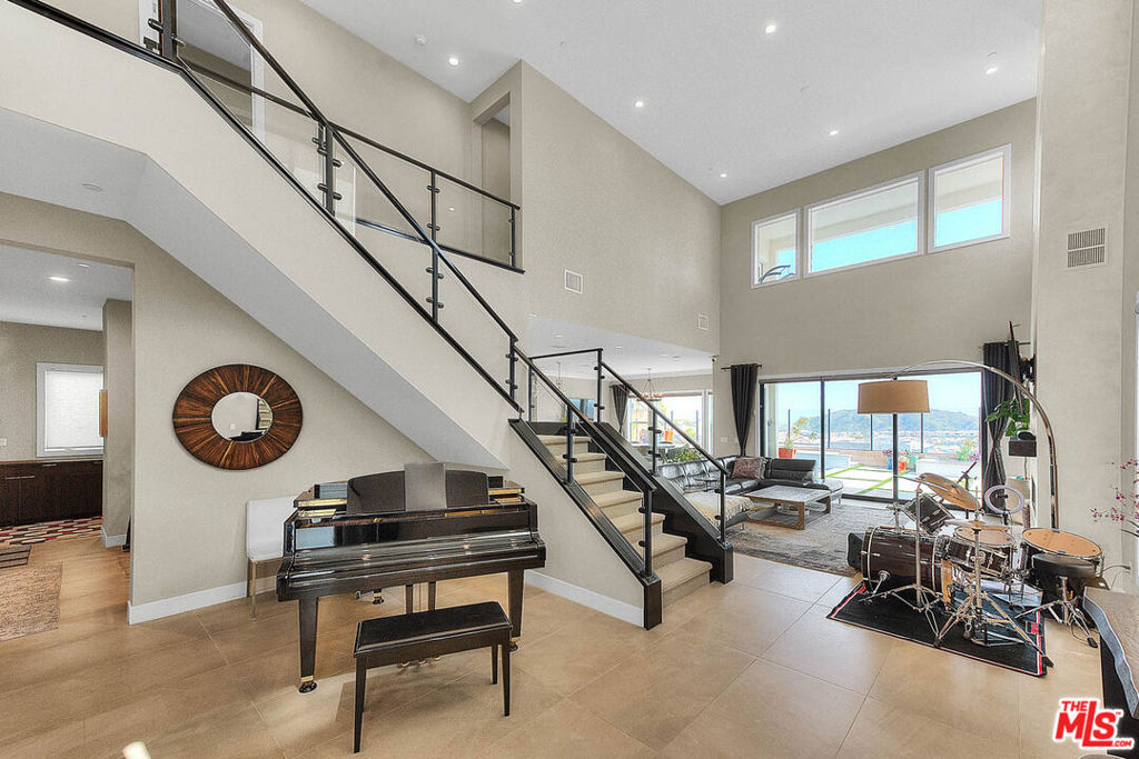 20558 W Overlook Court, Porter Ranch, CA 91326 — photo 1