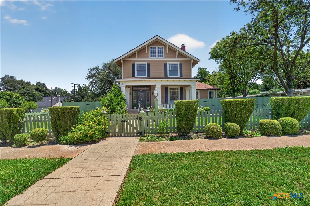 819 N 13th Street, Temple, TX 76501 — photo 1