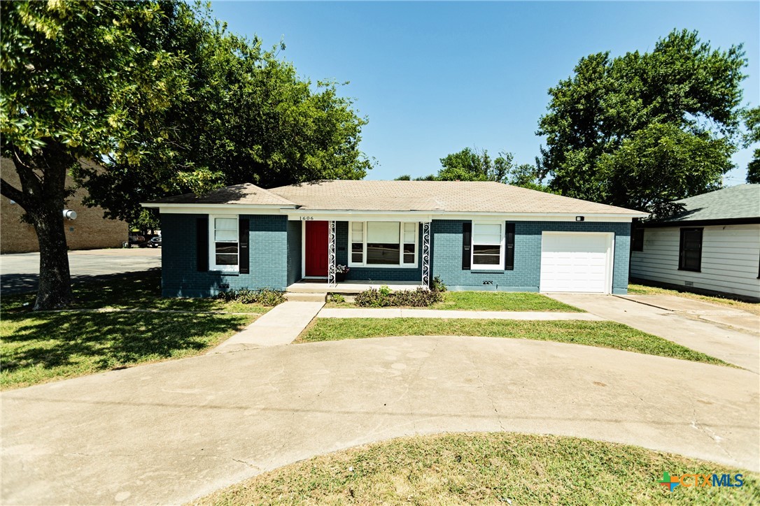 1606 S 31st Street, Temple, TX 76504 — photo 1