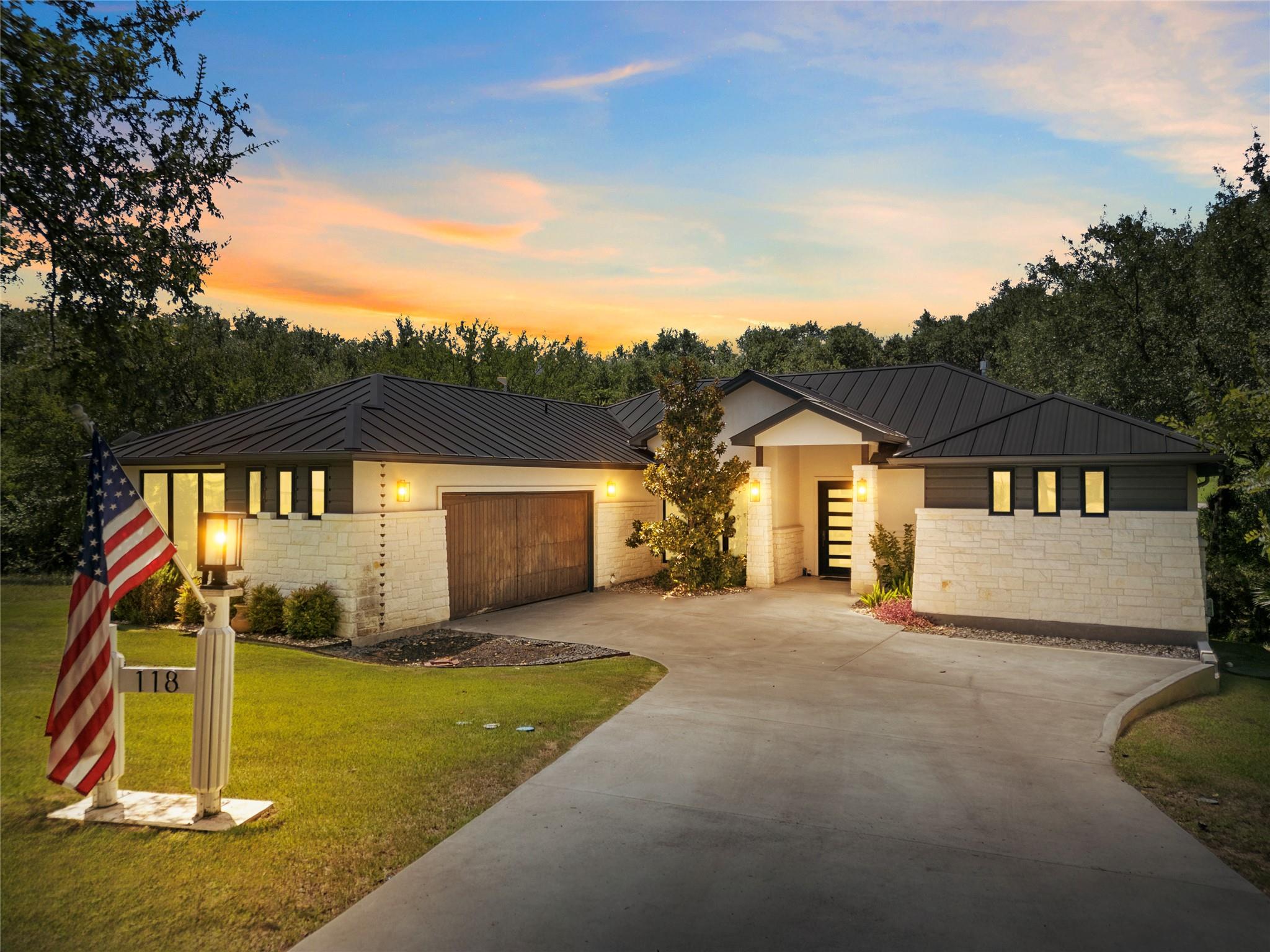 118  Brandywine None, Horseshoe Bay, TX 78657 — photo 1