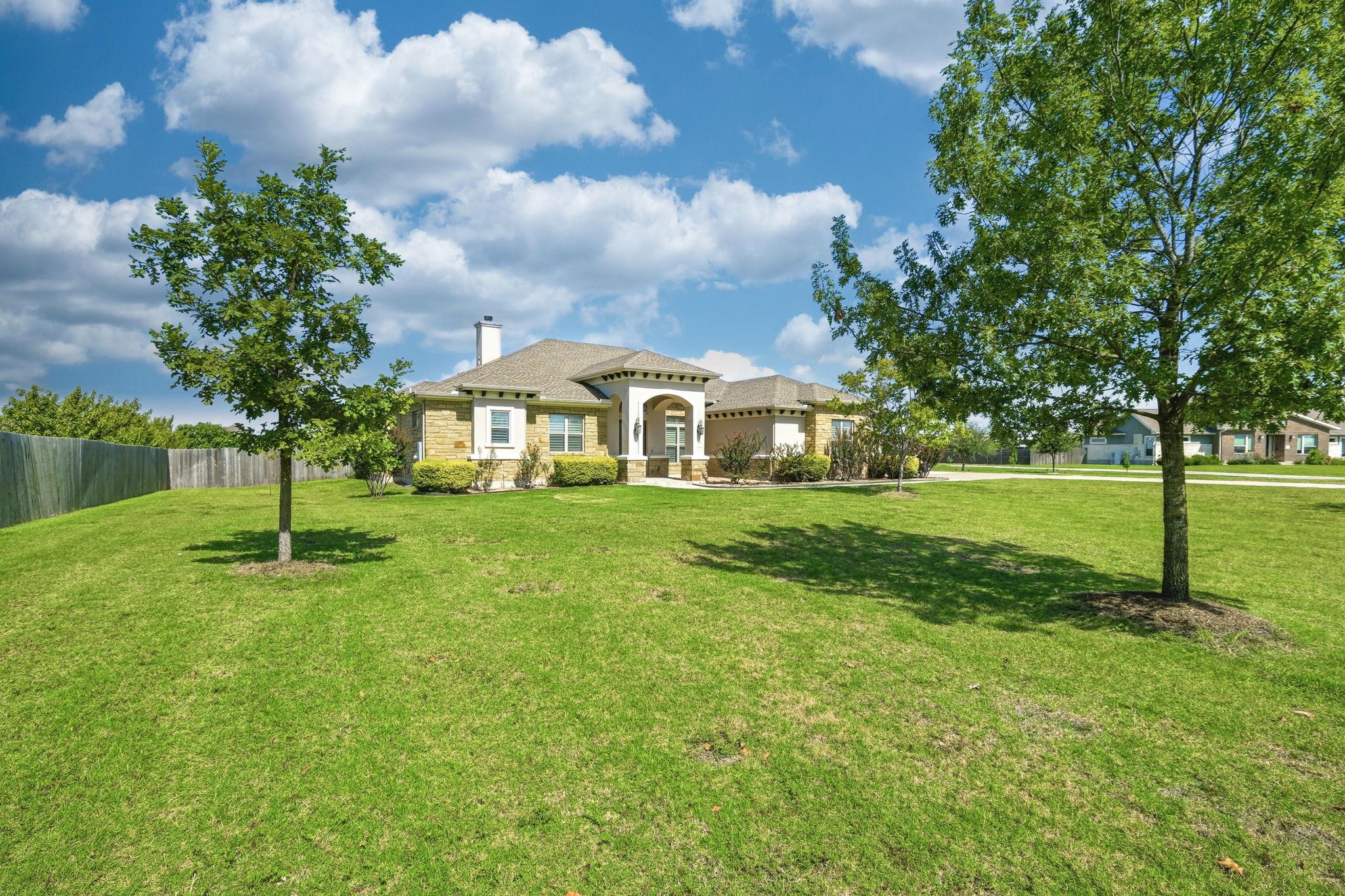 120 W Vienna Dr, Hutto, TX 78634 — photo 1