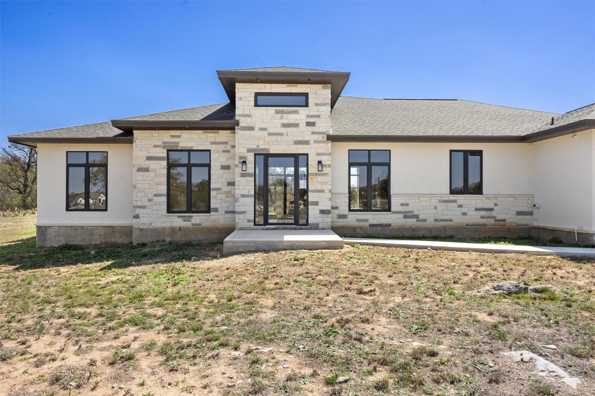 333 Spicewood Trails Dr, Spicewood, TX 78669 — photo 1