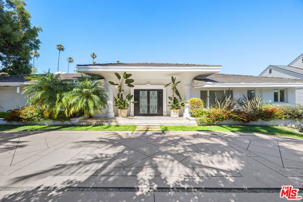 716 N Beverly Drive, Beverly Hills, CA 90210 — photo 1