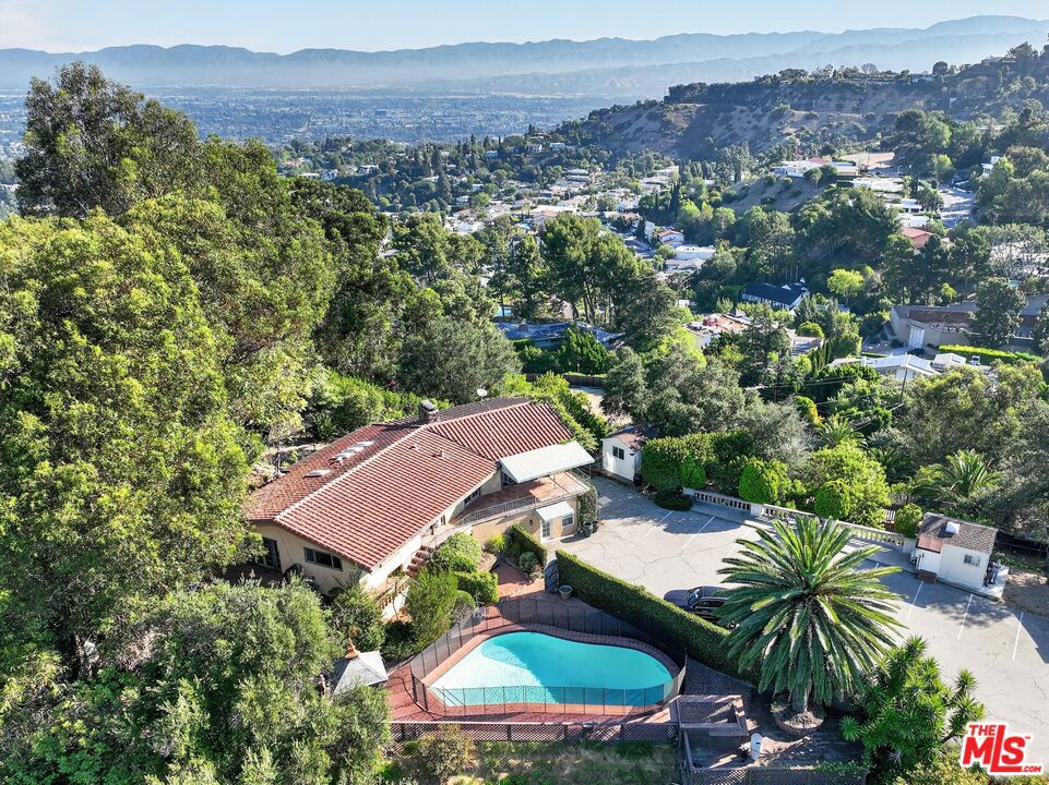8207 Mulholland Drive, Los Angeles, CA 90046 — photo 1