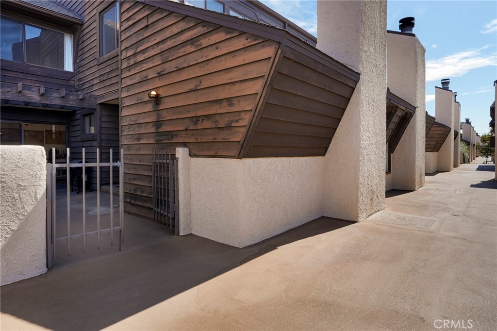 15050 Sherman 180, Los Angeles, CA 91405 — photo 1