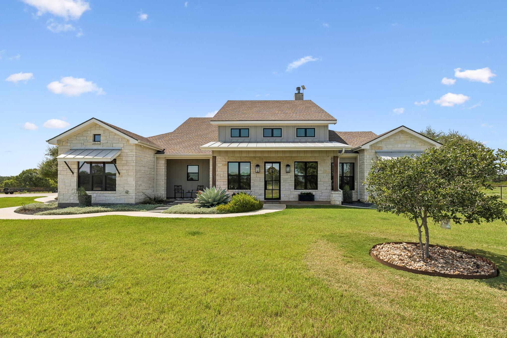 111  Marissa Cir, Burnet, TX 78611 — photo 1