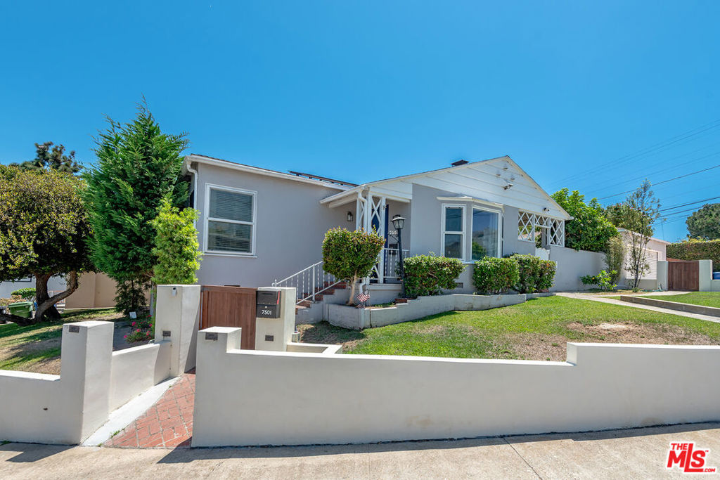 7501 Earldom Avenue, Playa Del Rey, CA 90293 — photo 1