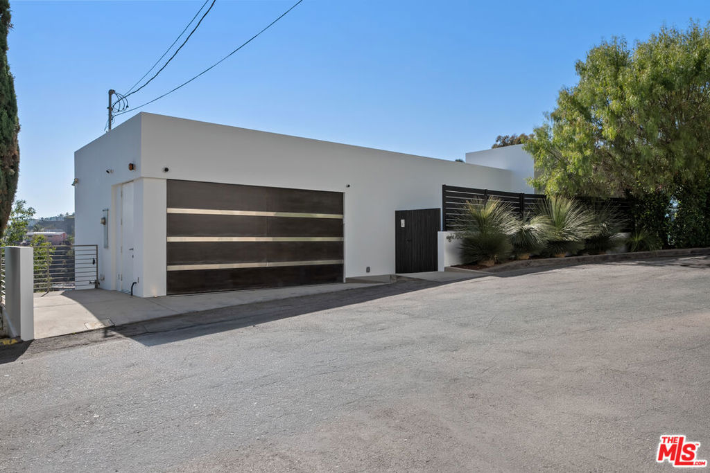 8760 Hollywood Boulevard, Los Angeles, CA 90069 — photo 1