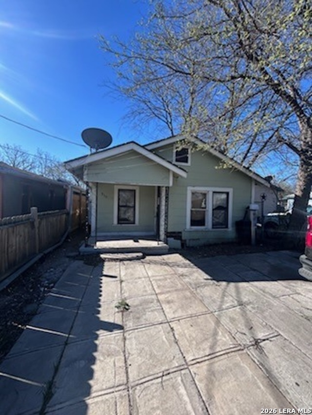 910 GREEN ST, San Antonio, TX 78225 — photo 1