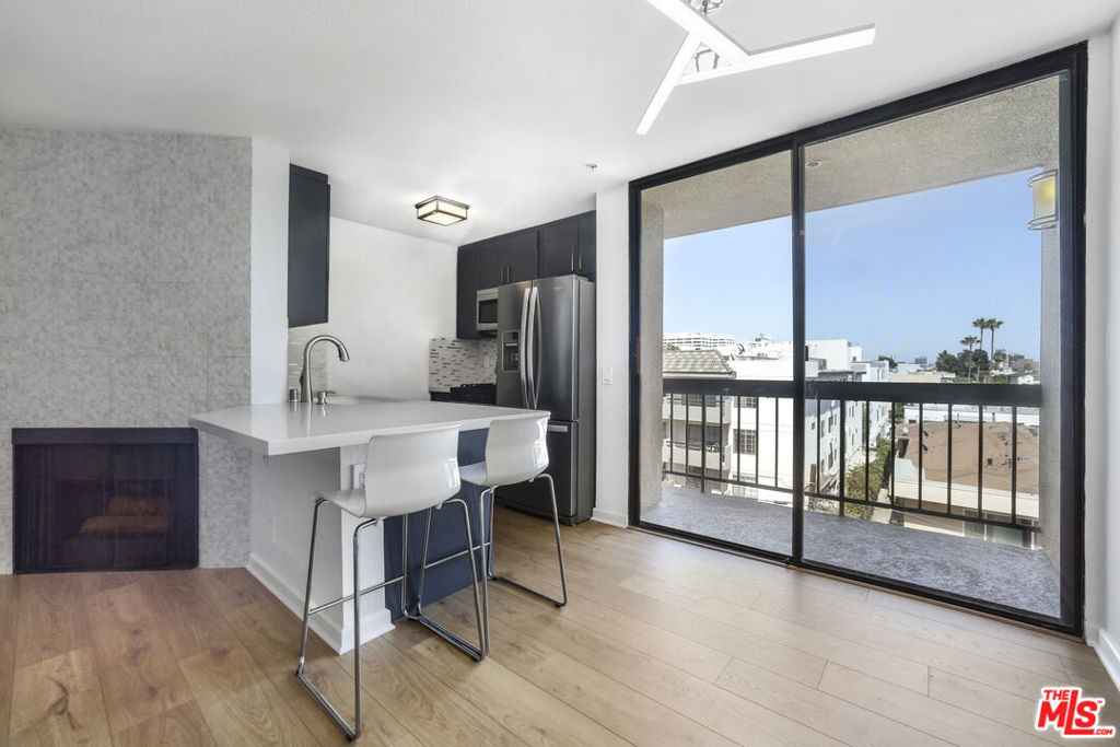 7320 Hawthorn Avenue 319, Los Angeles, CA 90046 — photo 1