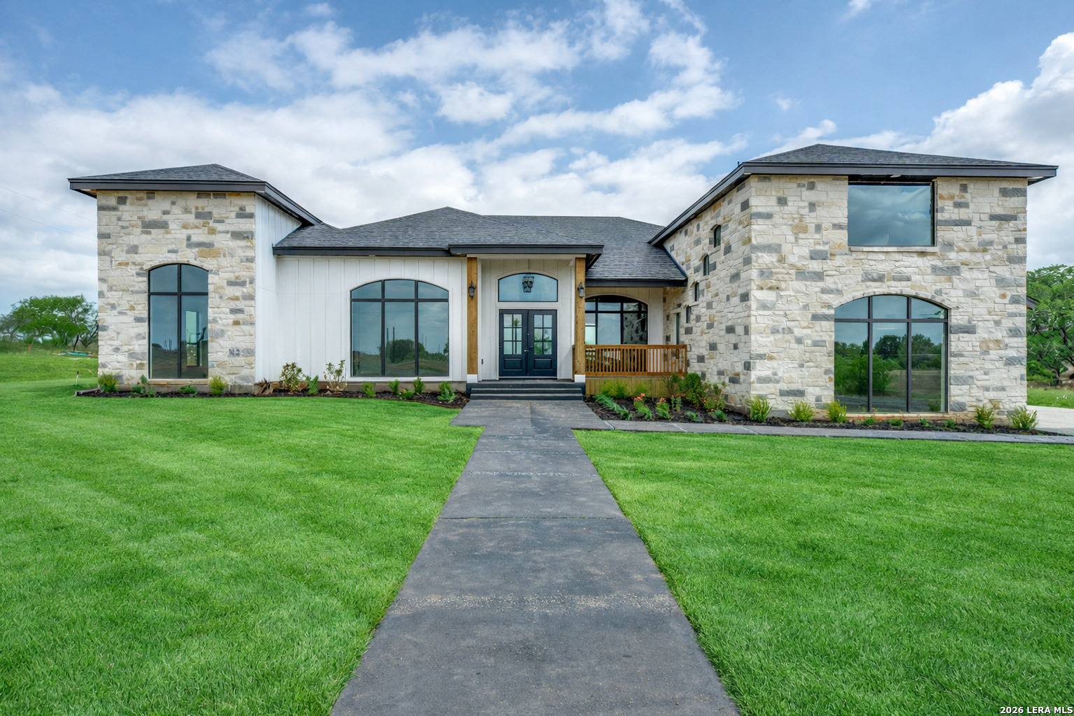 125 Hidden Hills, Floresville, TX 78114 — photo 1
