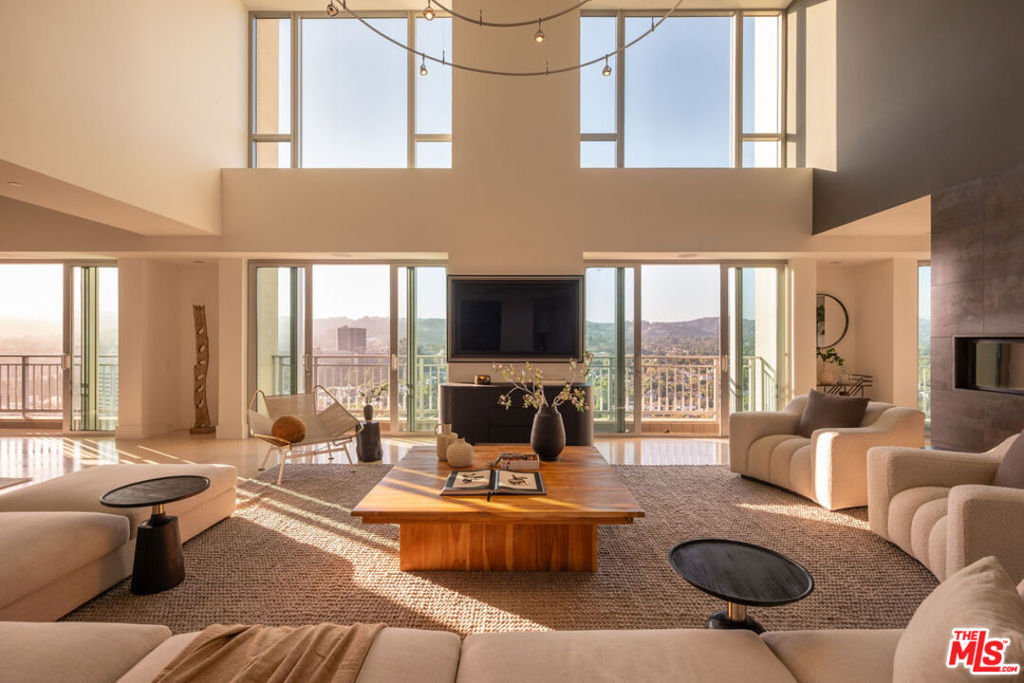 10727 Wilshire Boulevard PH2, Los Angeles, CA 90024 — photo 1