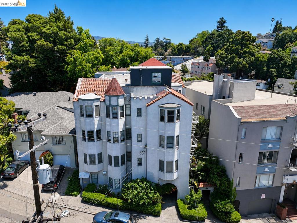 1142 McKinley Ave, Oakland, CA 94610 — photo 1