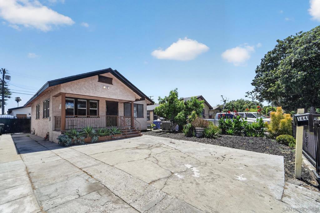 1442 W 69Th, Los Angeles, CA 90047 — photo 1