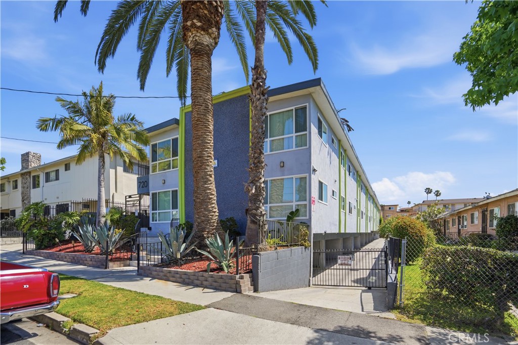 720 N Market, Inglewood, CA 90302 — photo 1