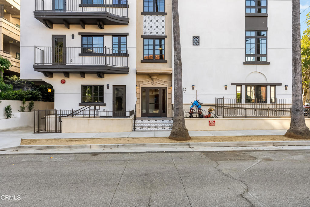 139 S Oak Knoll Avenue 102, Pasadena, CA 91101 — photo 1