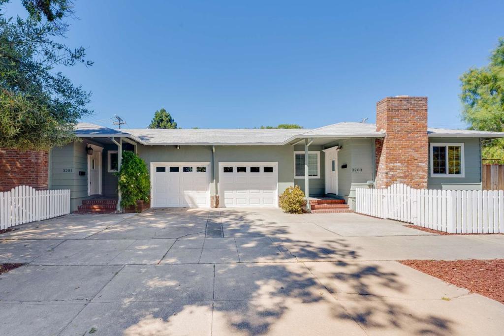 32013203 Hoover Street, Redwood City, CA 94063 — photo 1