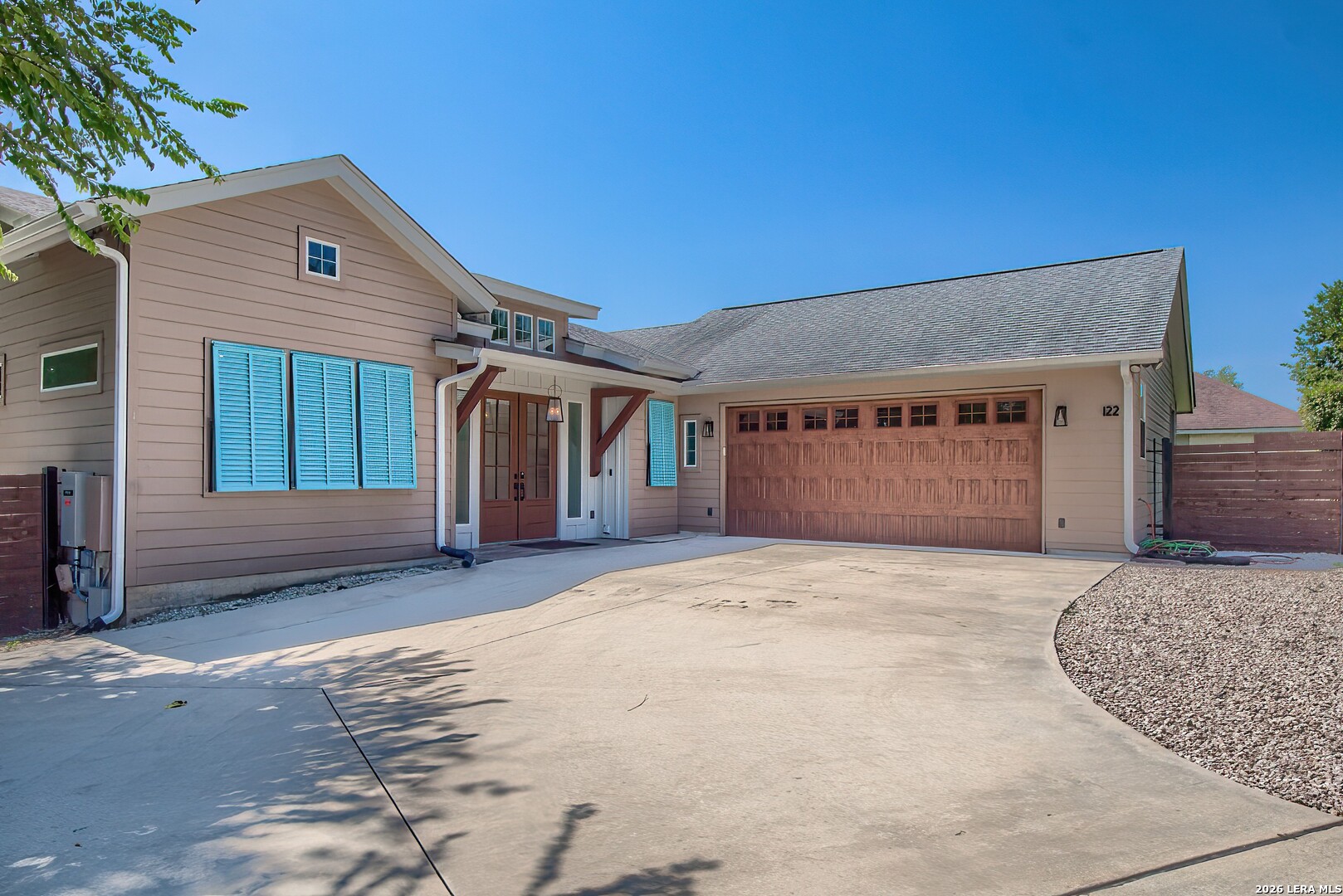 122 NAVAJO TRL, Seguin, TX 78155 — photo 1