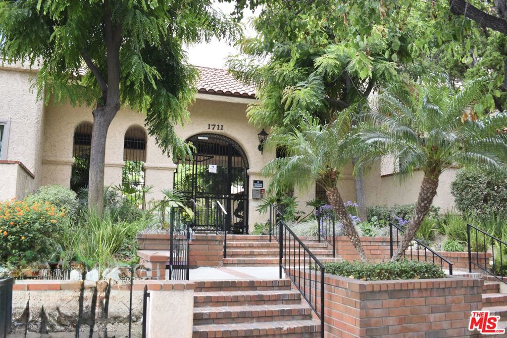 1711 Grismer Avenue 63, Burbank, CA 91504 — photo 1