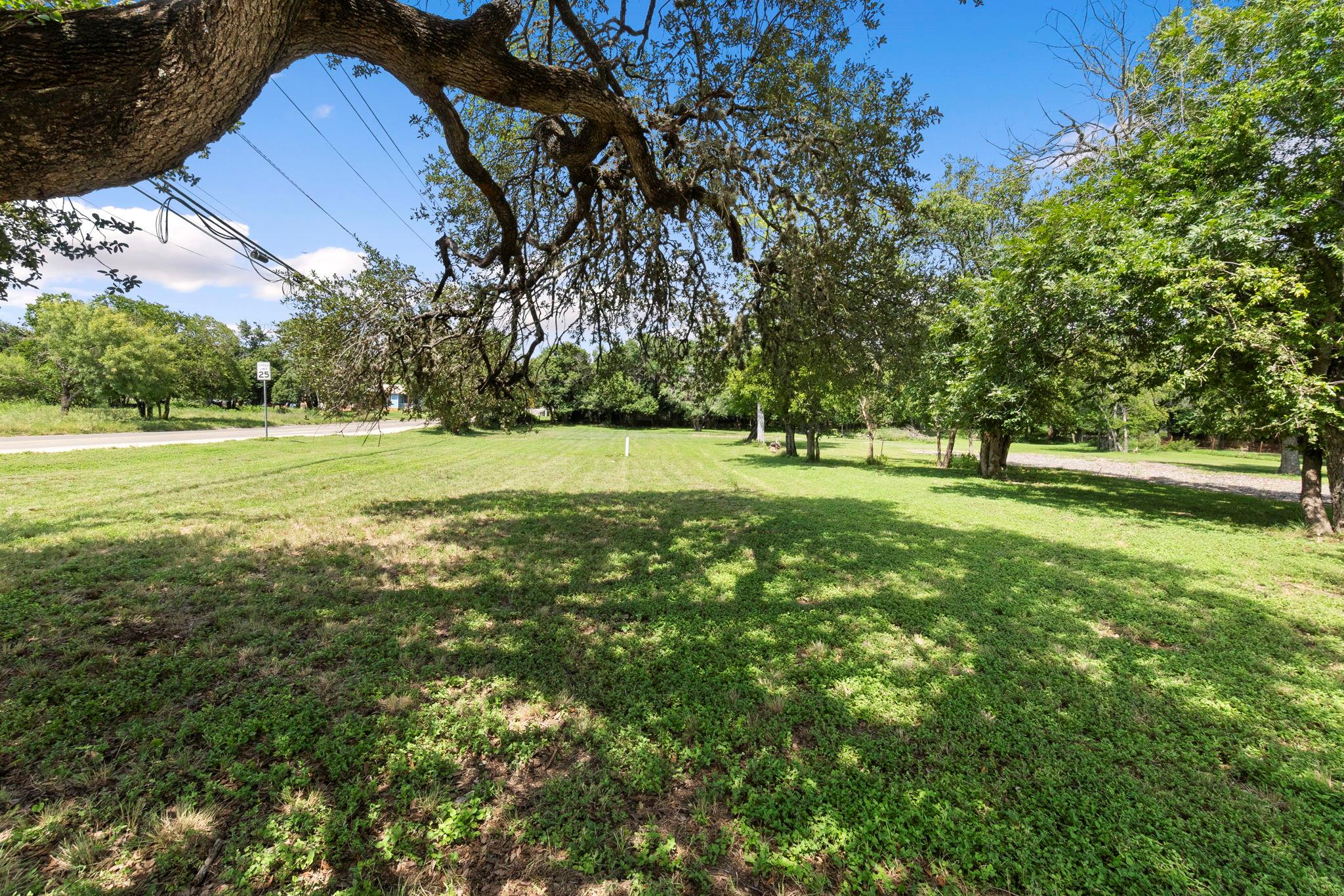 1410 N Bishop St, San Marcos, TX 78666 — photo 1