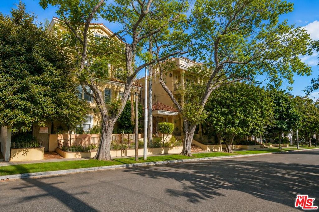 1050 N Edinburgh Avenue 103, West Hollywood, CA 90046 — photo 1