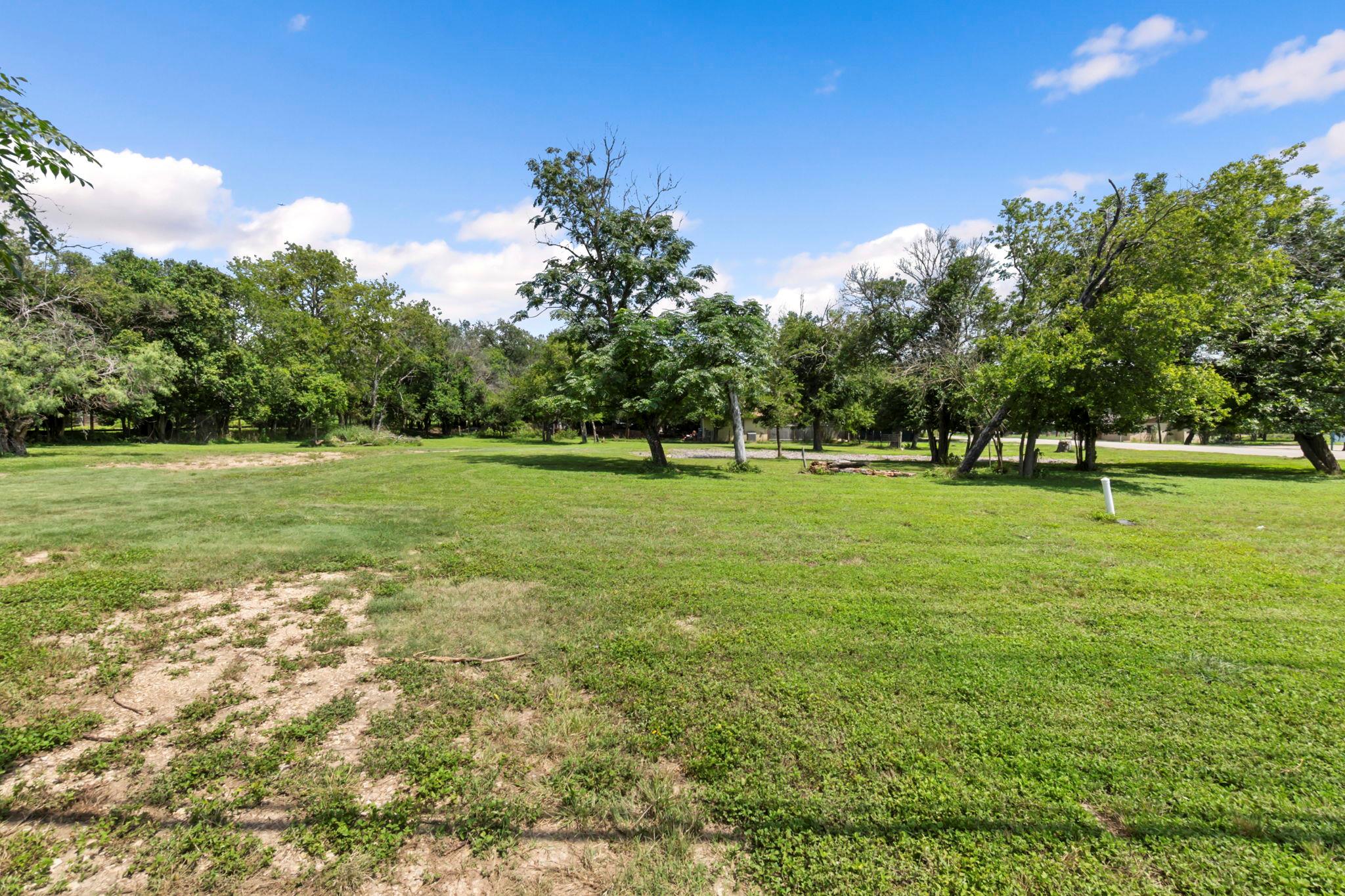 1408 N Bishop St, San Marcos, TX 78666 — photo 1