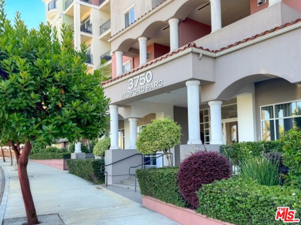 3750 Santa Rosalia Drive 604, Los Angeles, CA 90008 — photo 1
