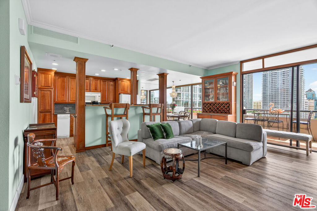 600 W 9th Street 1512, Los Angeles, CA 90015 — photo 1