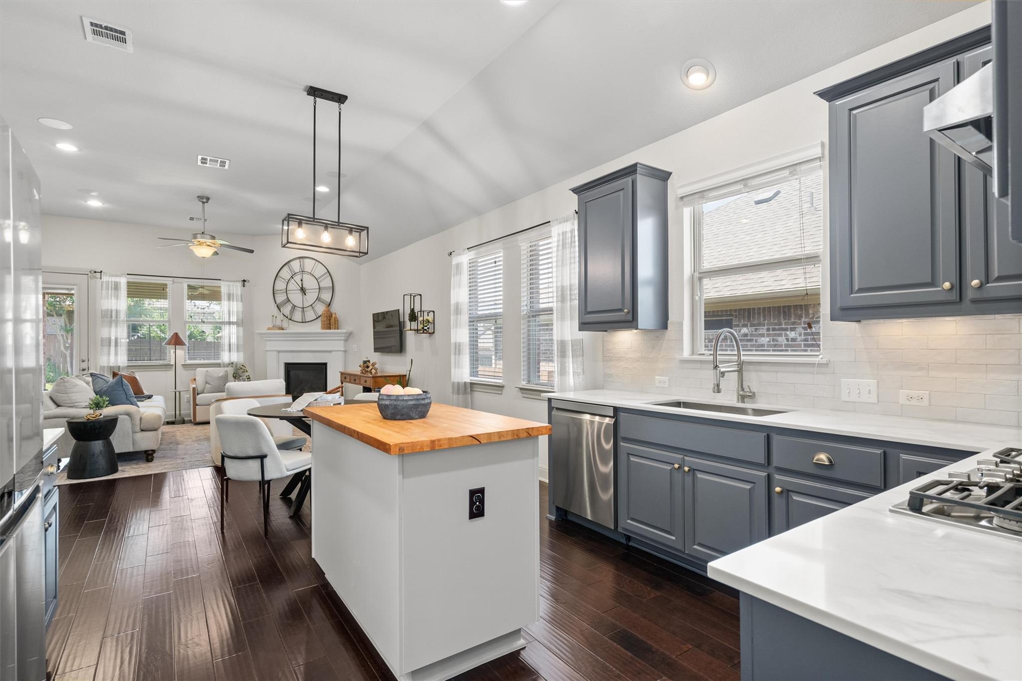 2732  Florin Cv, Round Rock, TX 78665 — photo 1