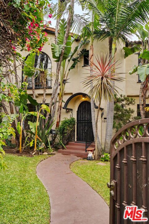 1262 S Burnside Avenue, Los Angeles, CA 90019 — photo 1
