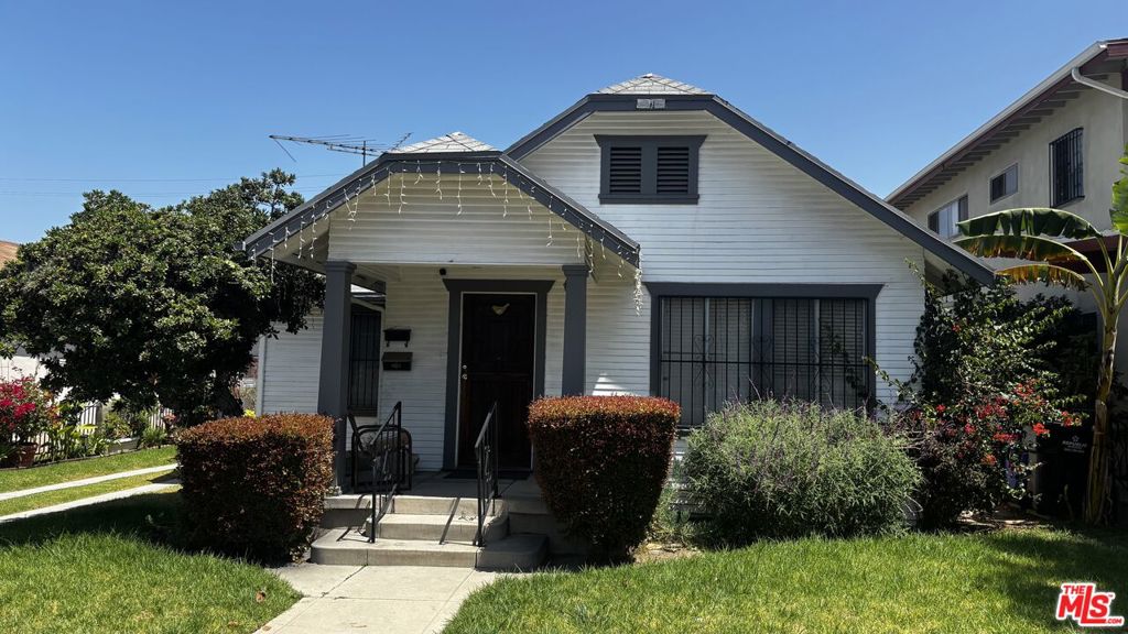 313 W Buckthorn Street, Inglewood, CA 90301 — photo 1