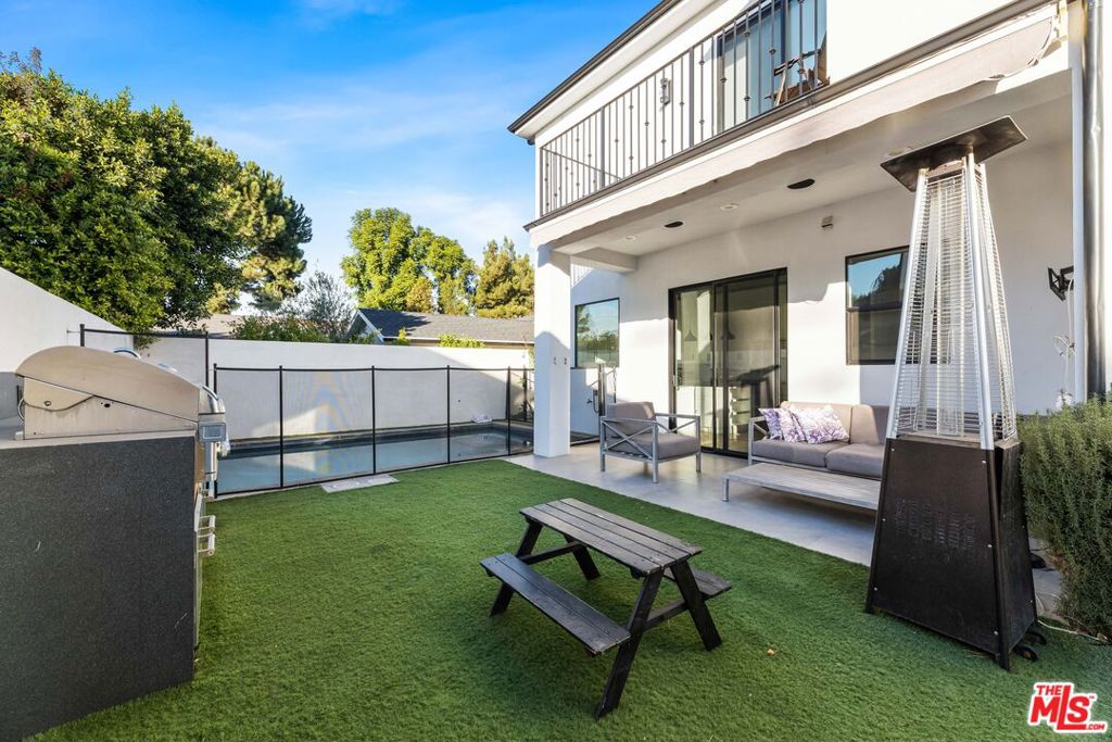 18903 Hatteras Street, Tarzana, CA 91356 — photo 1