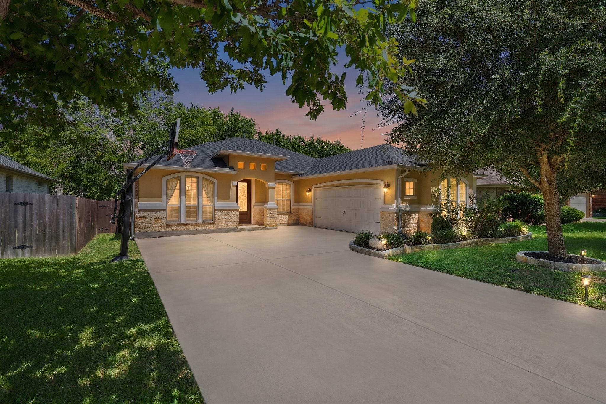 640 Wiltshire, Hutto, TX 78634 — photo 1
