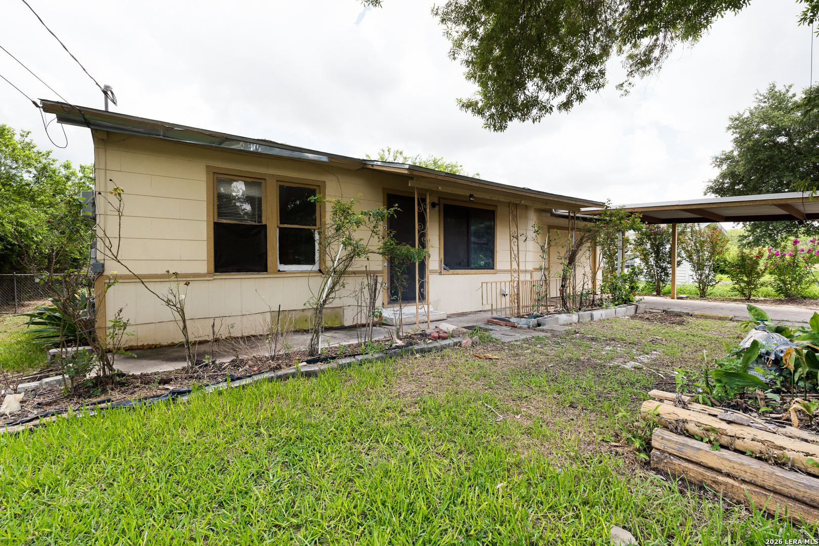 204 3RD ST, Converse, TX 78109 — photo 1