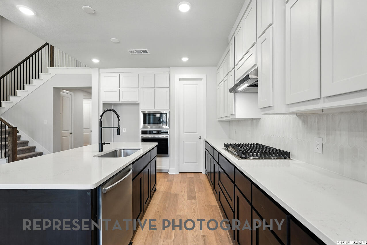 113 Corazon, ,  78006 — photo 1
