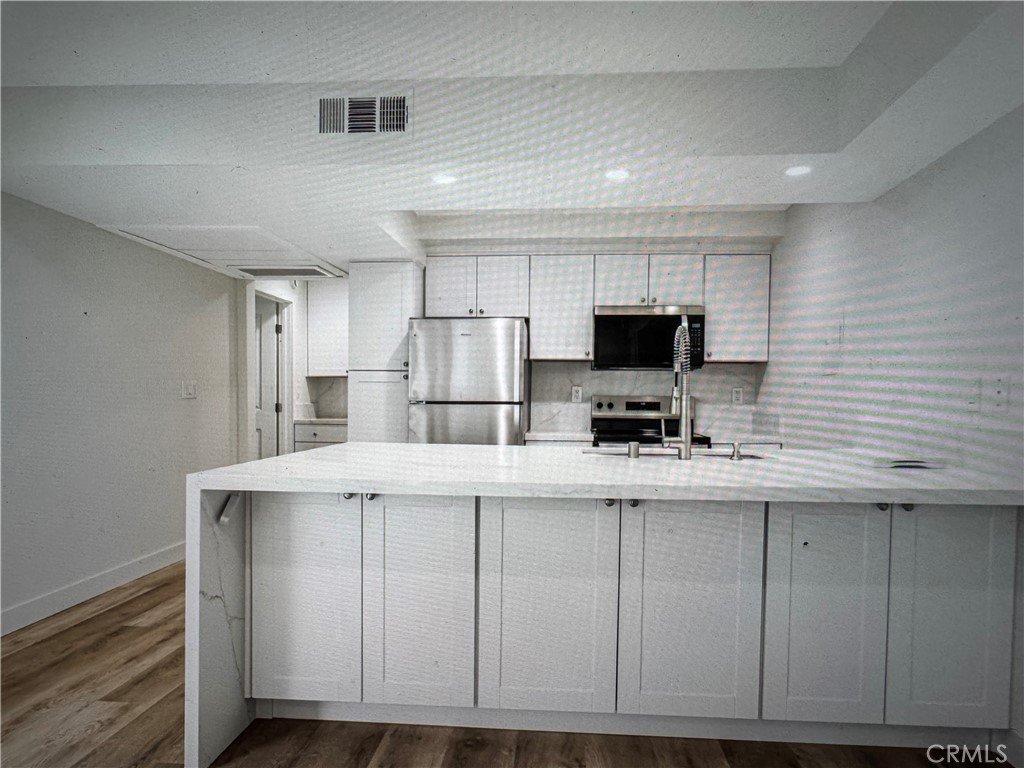 750 N Kings 105, West Hollywood, CA 90069 — photo 1