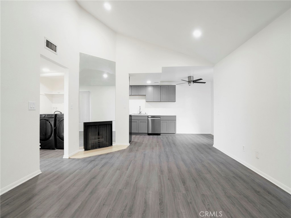 9038 Orion Avenue 209, North Hills, CA 91343 — photo 1