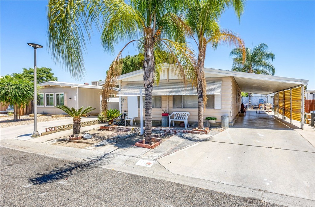 471 Santa Clara, Hemet, CA 92543 — photo 1