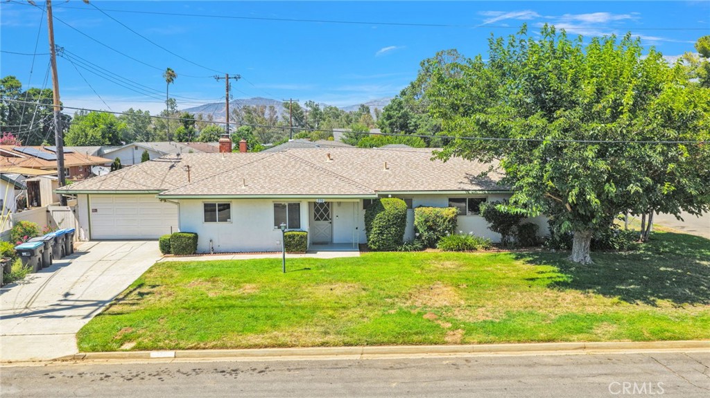 270 E 13th Street, Beaumont, CA 92223 — photo 1