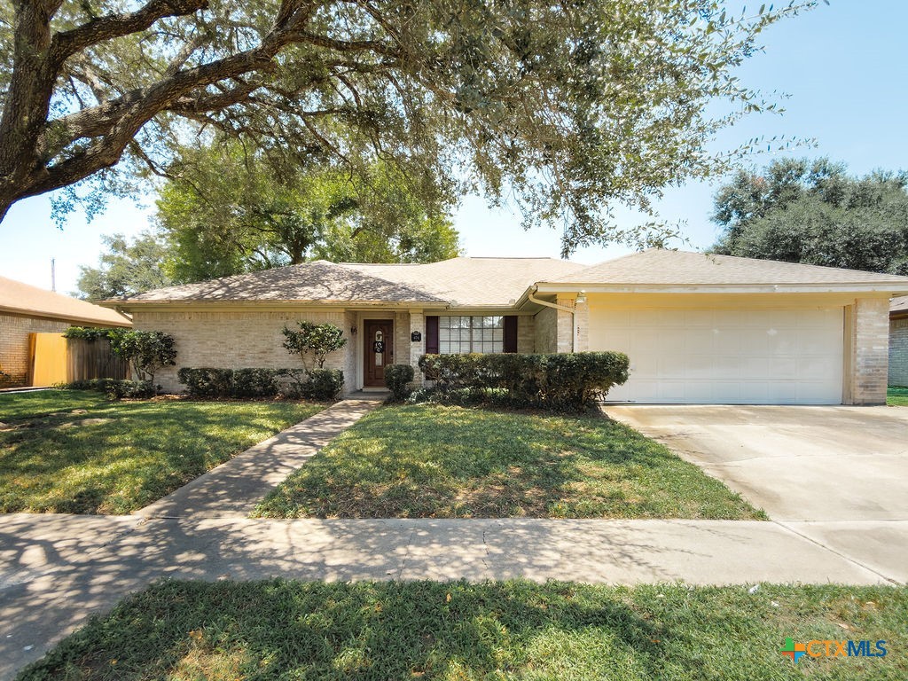 404 Alamogordo Drive, Victoria, TX 77904 — photo 1