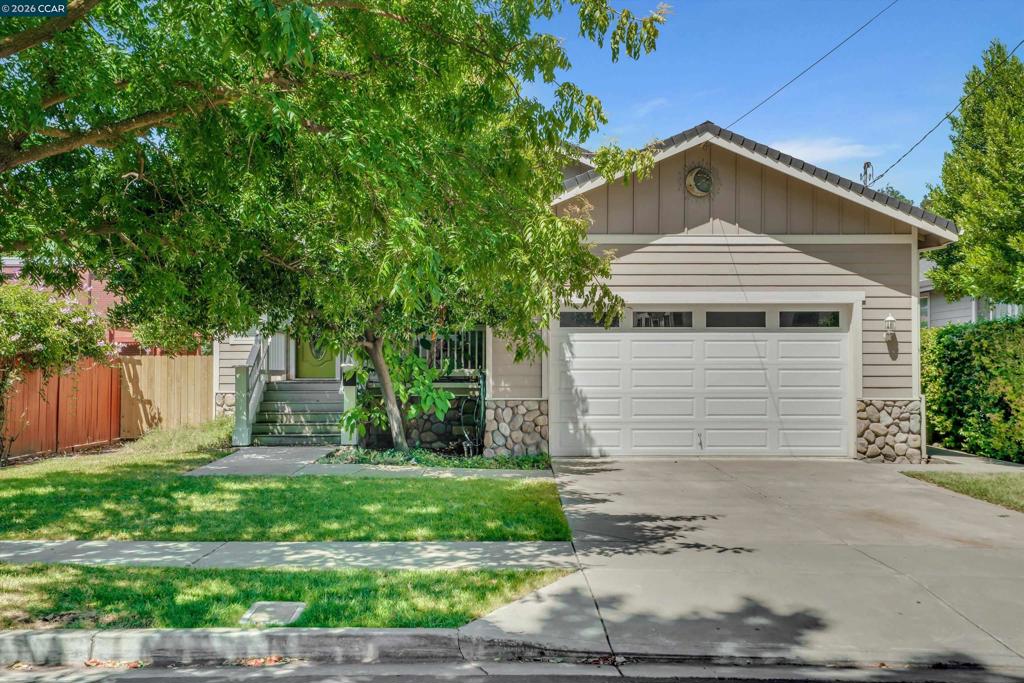 3190 Castro St, Martinez, CA 94553-3222 — photo 1