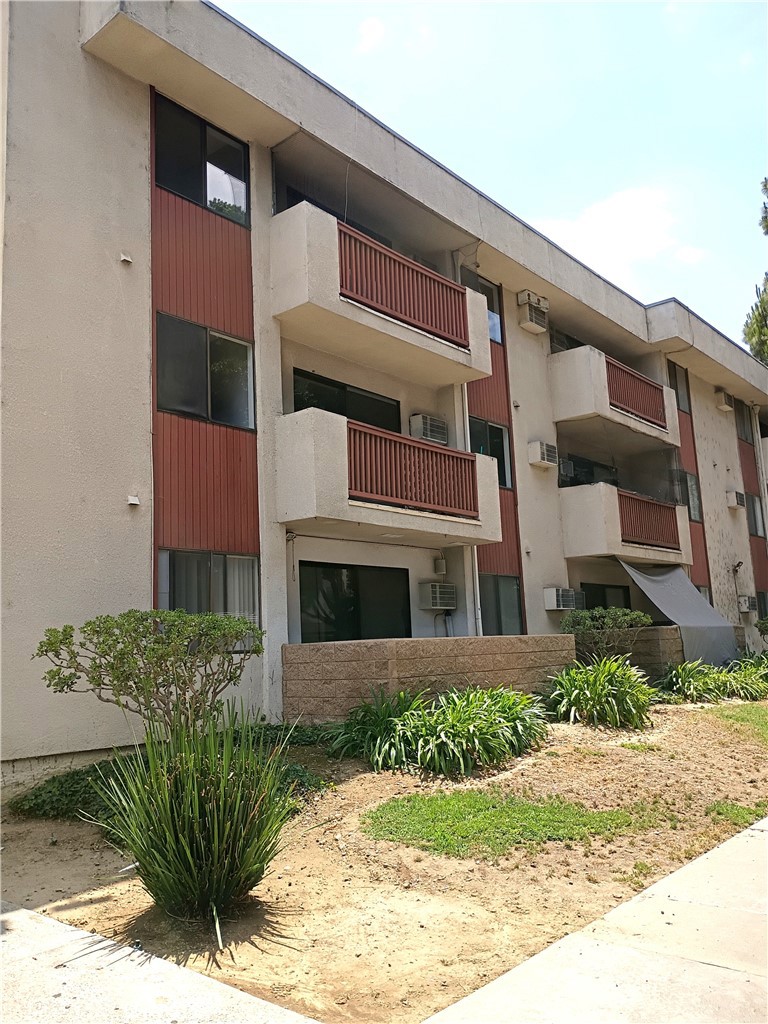 20234 Cantara, Los Angeles, CA 91306 — photo 1