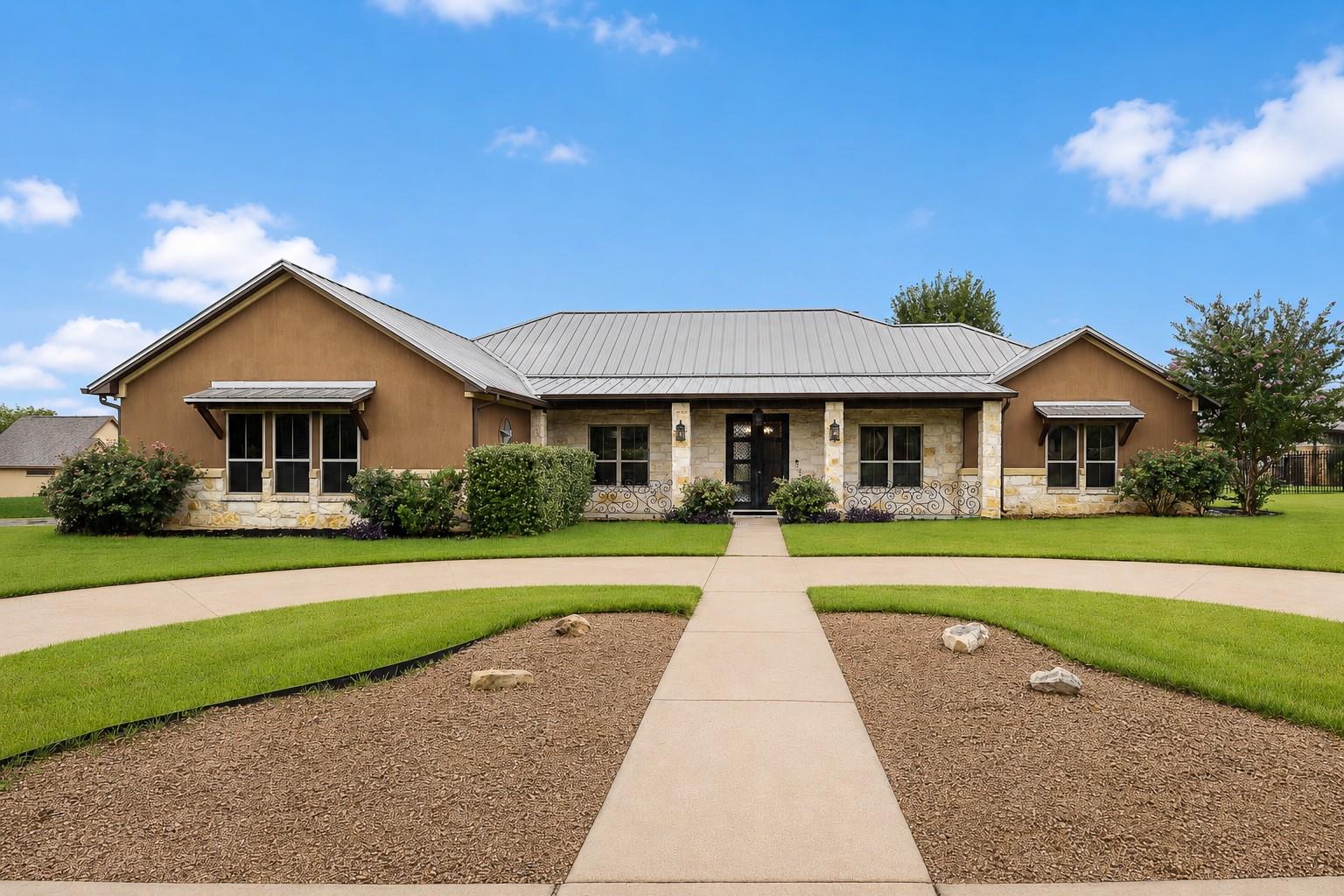 201 Eagle Valley, Liberty Hill, TX 78642 — photo 1