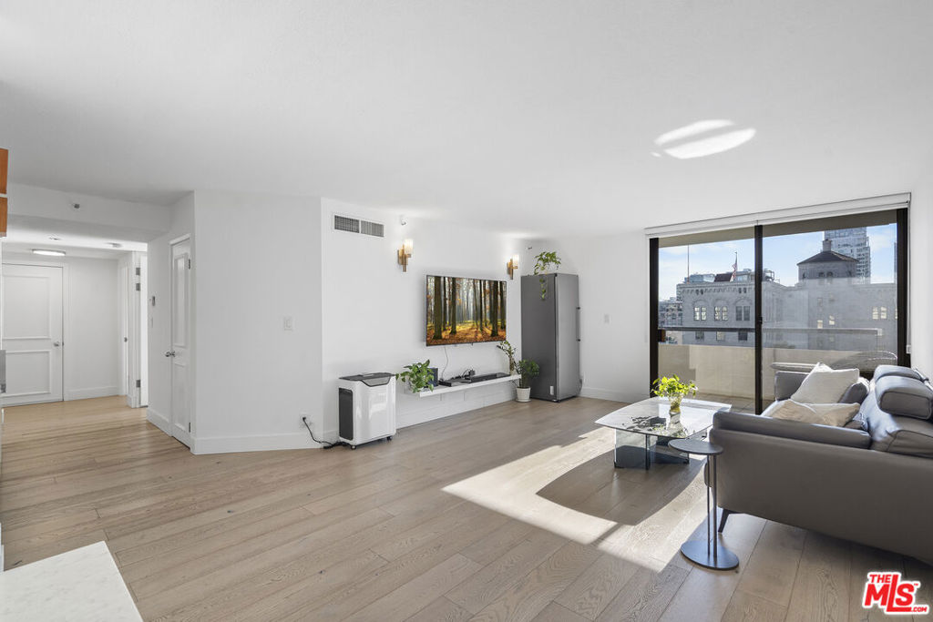 600 W 9th Street 1214, Los Angeles, CA 90015 — photo 1